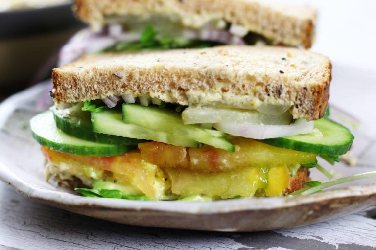 How To Make A Tempting Mediterranean Veggie Sandwich