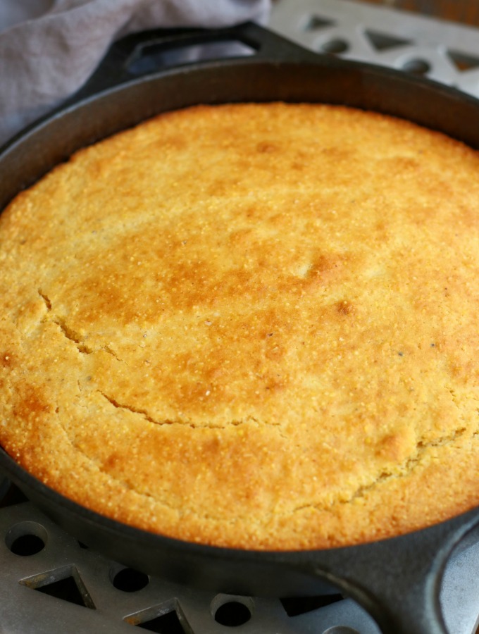 https://www.thefedupfoodie.com/wp-content/uploads/2020/10/Moms-Old-Fashioned-Corn-Bread.jpg